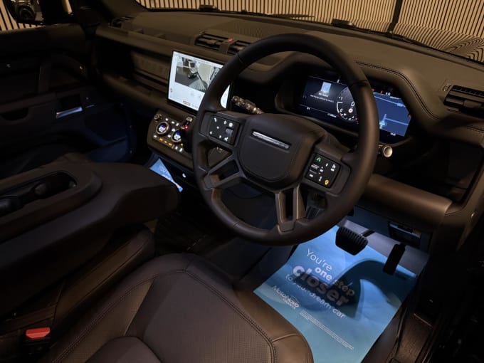2025 Land Rover Defender 110