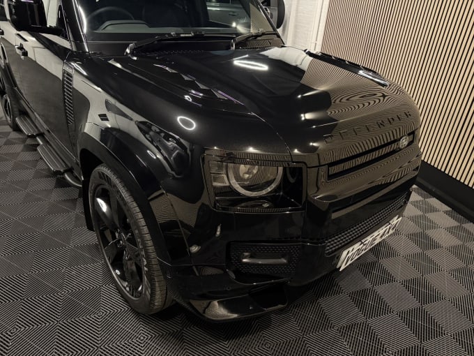 2025 Land Rover Defender 110