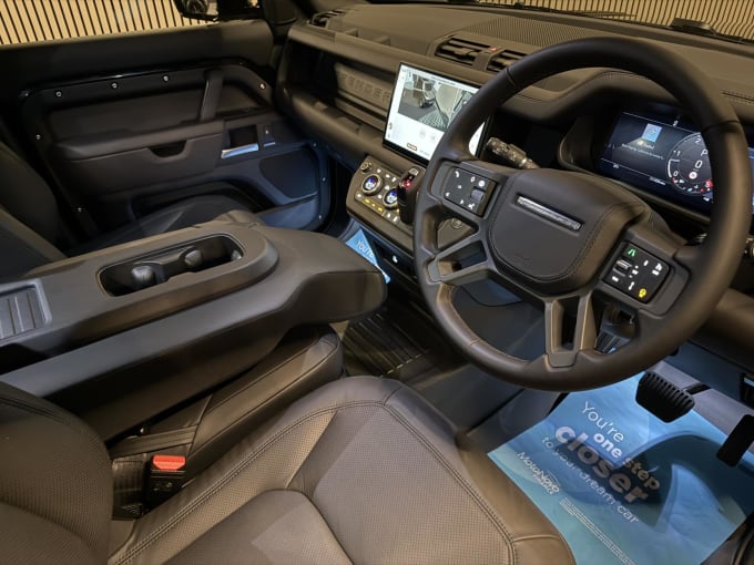 2025 Land Rover Defender 110