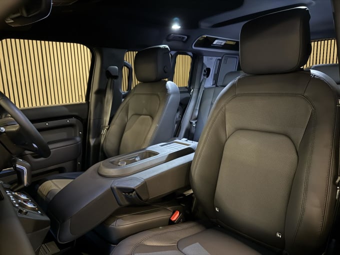 2025 Land Rover Defender 110