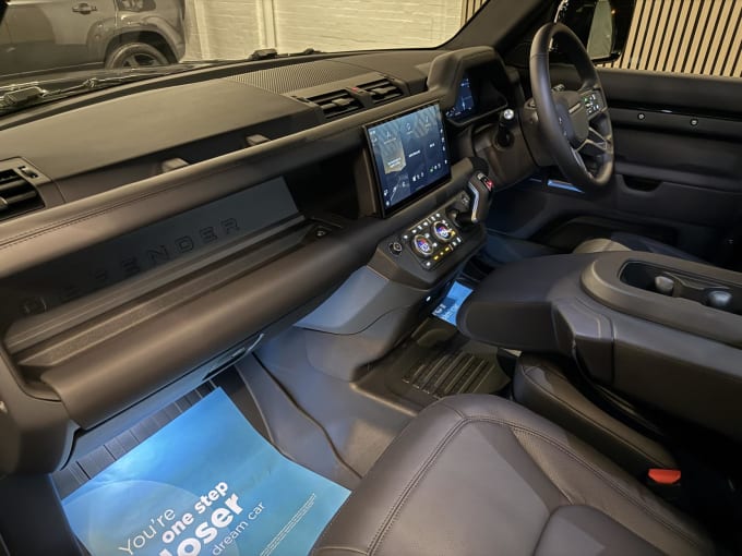2025 Land Rover Defender 110