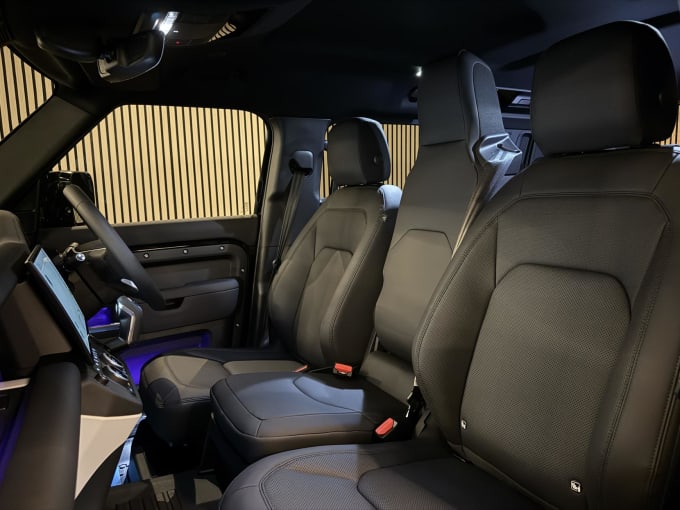 2025 Land Rover Defender 110