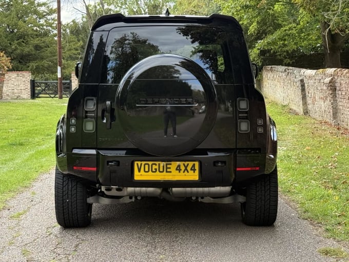 2025 Land Rover Defender 110
