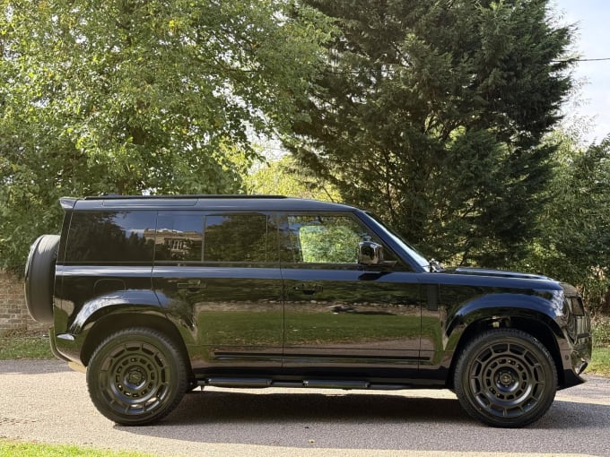 2025 Land Rover Defender 110