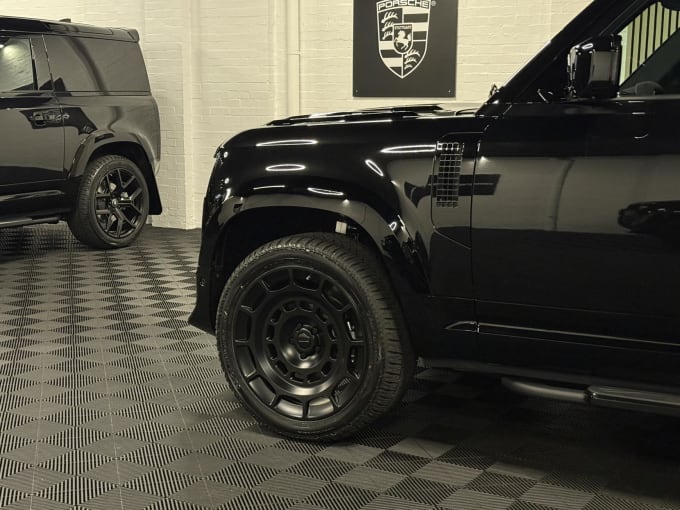 2025 Land Rover Defender 110