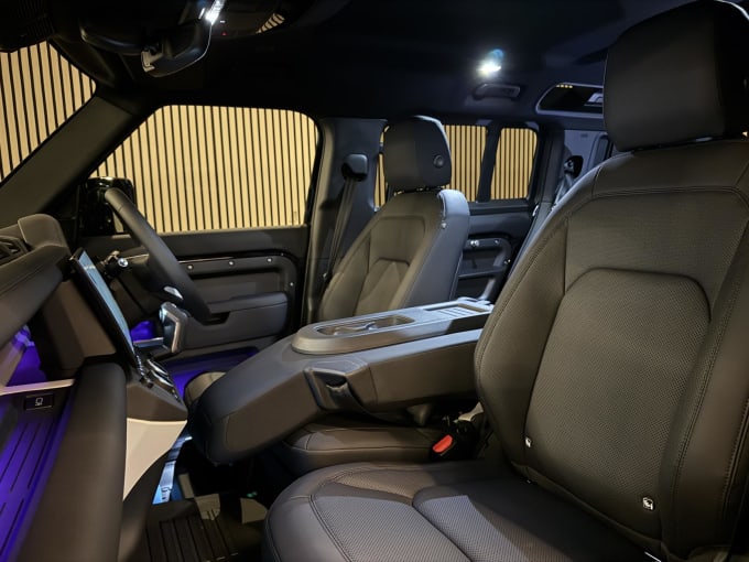 2025 Land Rover Defender 110