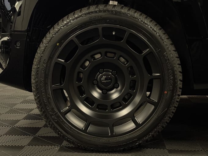 2025 Land Rover Defender 110