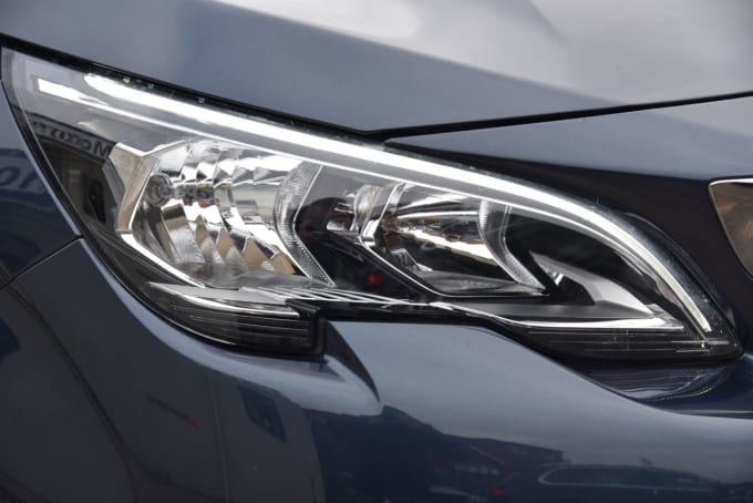 2025 Peugeot 5008