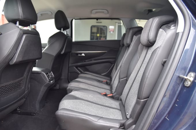 2025 Peugeot 5008