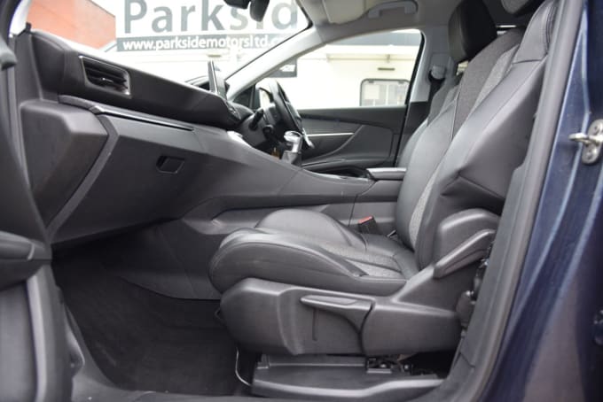 2025 Peugeot 5008