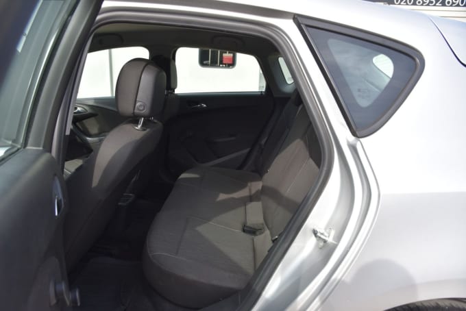 2025 Vauxhall Astra