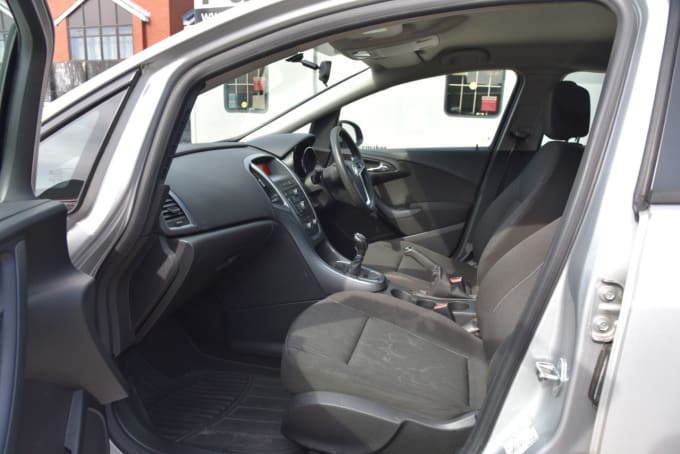 2025 Vauxhall Astra