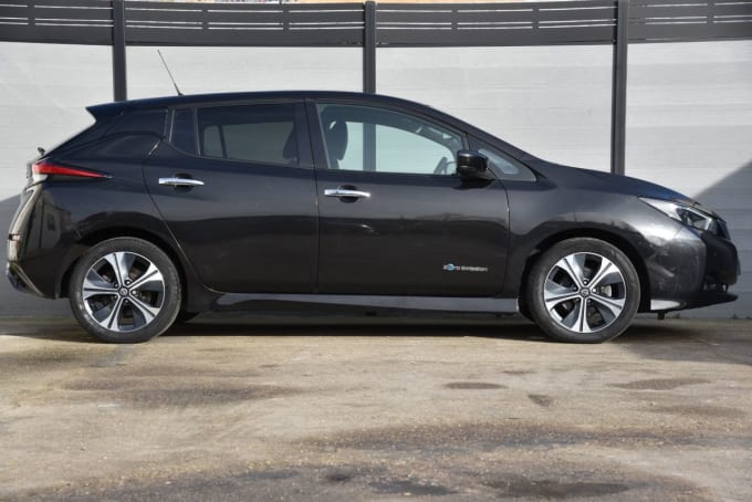 2025 Nissan Leaf