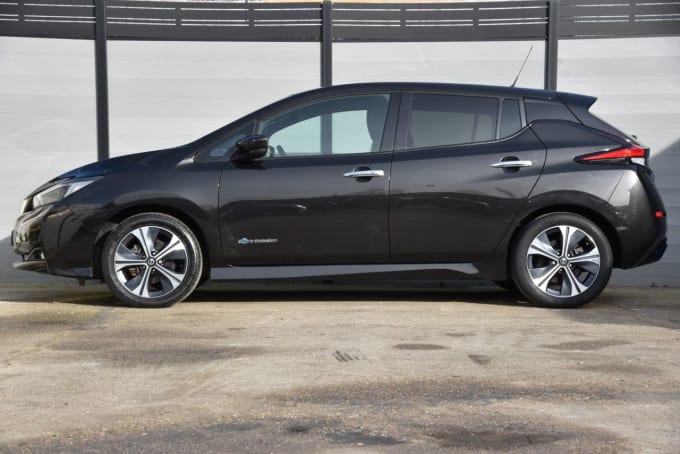 2025 Nissan Leaf