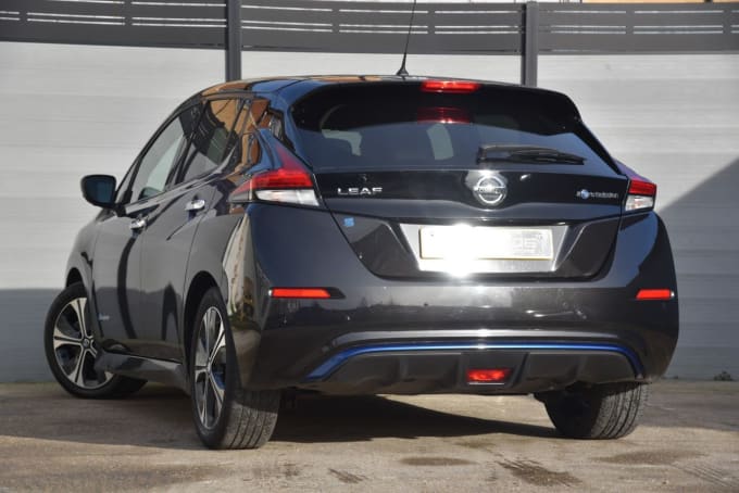 2025 Nissan Leaf