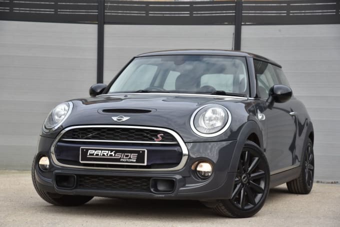 2025 Mini Hatch