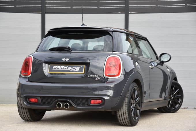 2025 Mini Hatch