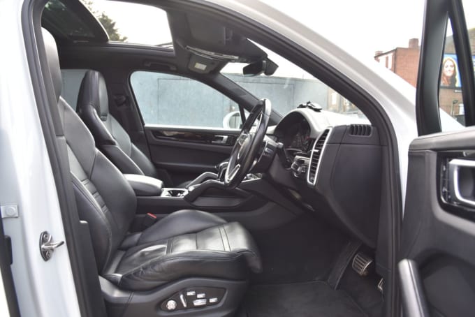 2025 Porsche Cayenne