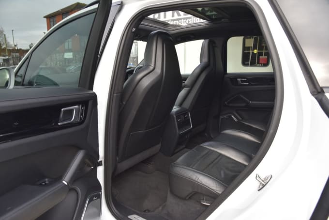 2025 Porsche Cayenne