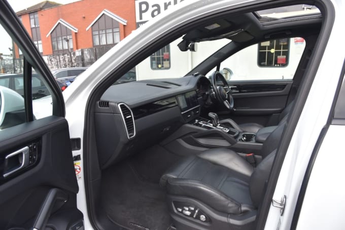 2025 Porsche Cayenne