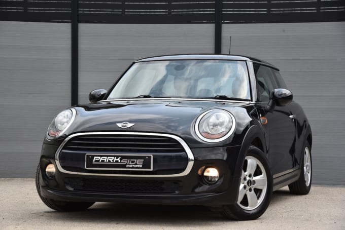 2025 Mini Hatch