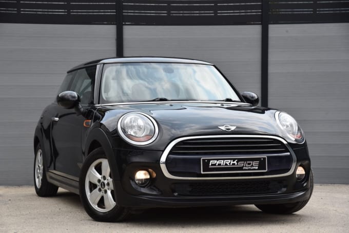 2025 Mini Hatch
