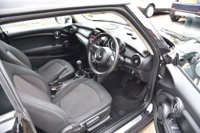 2025 Mini Hatch