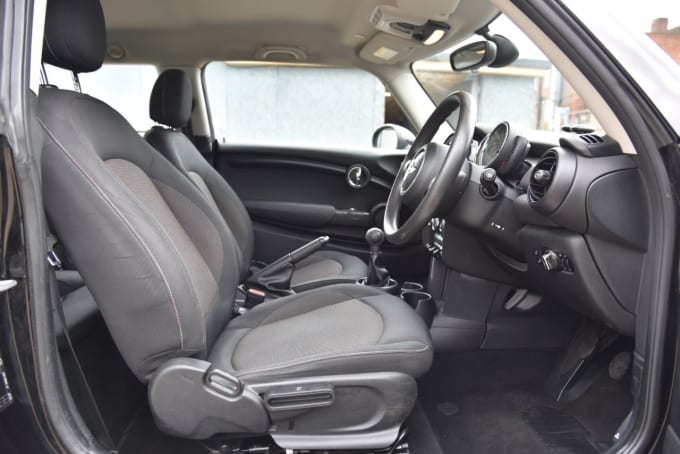 2025 Mini Hatch