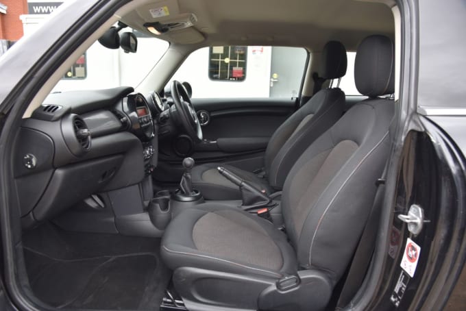 2025 Mini Hatch