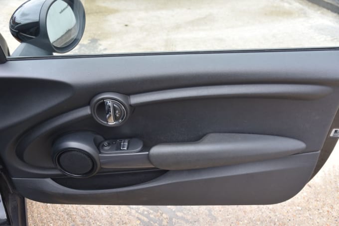 2025 Mini Hatch
