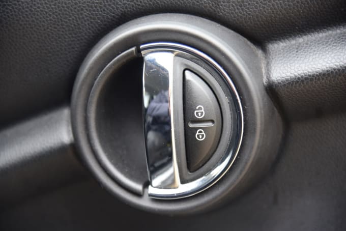 2025 Mini Hatch