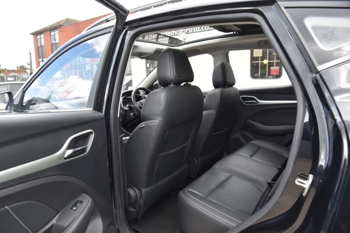 2025 Mg Mg Zs