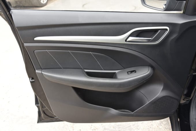 2025 Mg Mg Zs