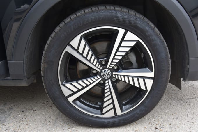 2025 Mg Mg Zs