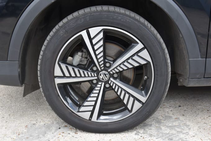 2025 Mg Mg Zs