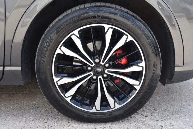 2025 Ford Kuga