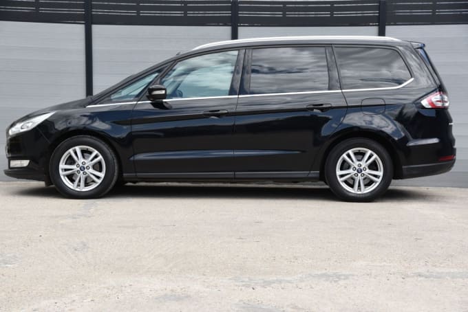 2025 Ford Galaxy