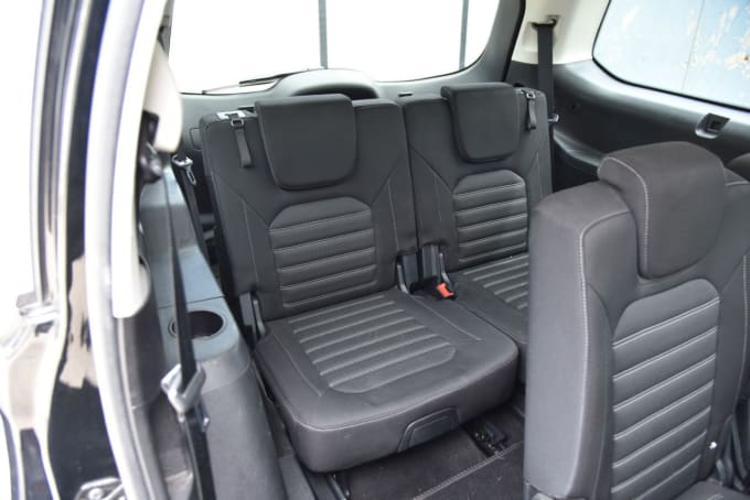 2025 Ford Galaxy