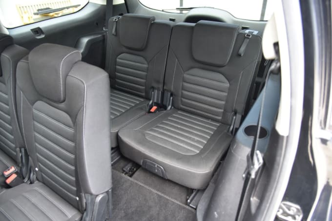 2025 Ford Galaxy