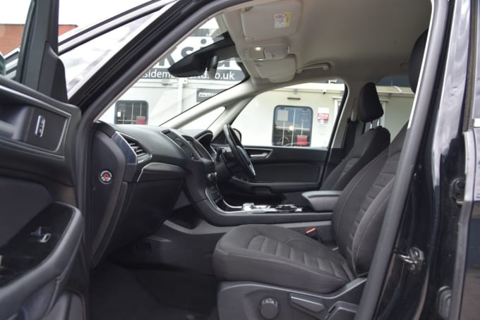 2025 Ford Galaxy
