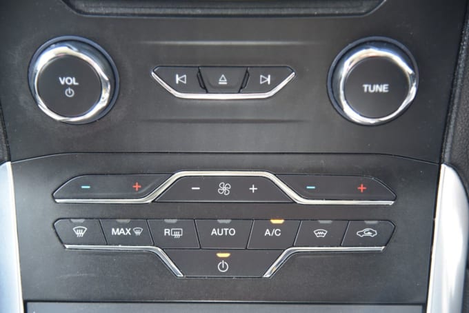 2025 Ford Galaxy