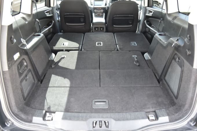 2025 Ford Galaxy