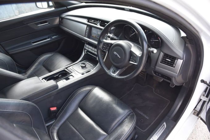 2025 Jaguar Xf