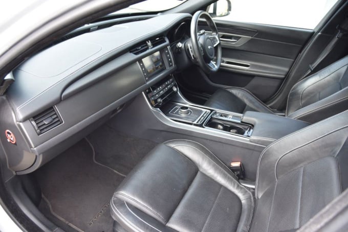 2025 Jaguar Xf