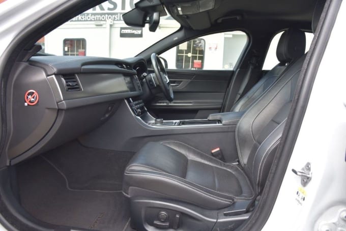 2025 Jaguar Xf