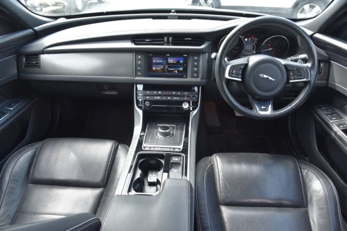 2025 Jaguar Xf