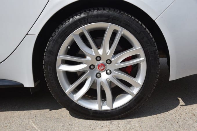 2025 Jaguar Xf