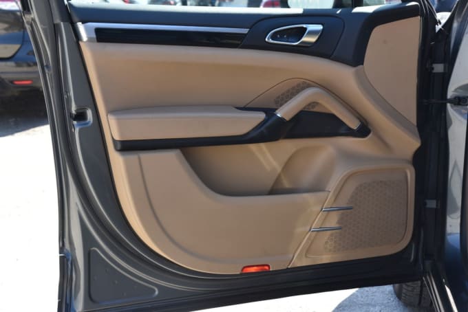 2025 Porsche Cayenne