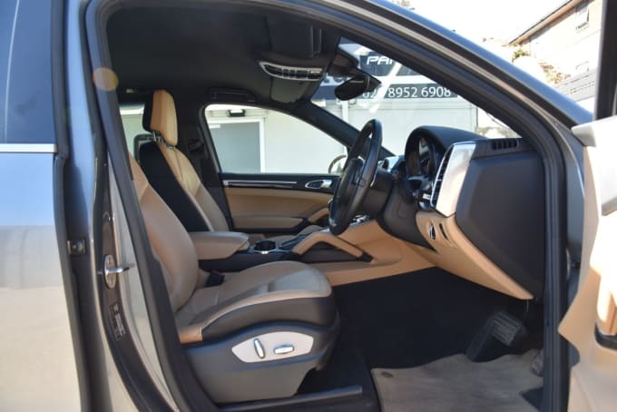 2025 Porsche Cayenne
