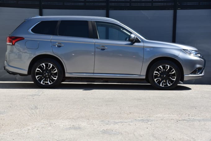 2025 Mitsubishi Outlander